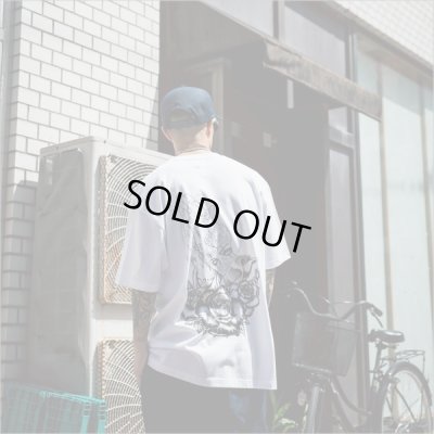 画像7: KustomStyle カスタムスタイル SKULL ROSE PRAYING HANDS Tシャツ WHITE