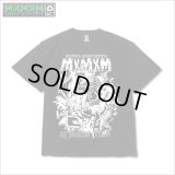 【40％OFF】MxMxM x 進撃の巨人 MAGICAL MOSH TITAN Tシャツ BLACK