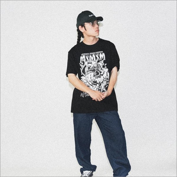 画像6: 【40％OFF】MxMxM x 進撃の巨人 MAGICAL MOSH TITAN Tシャツ BLACK (6)