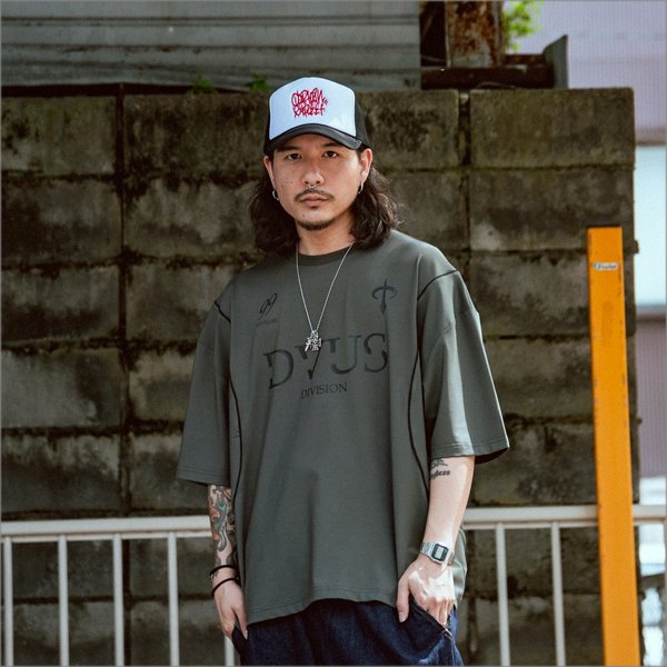 画像8: CAPTAIN STREET Tag メッシュキャップ BLACK/WHITE(赤刺繍) キャプテンストリート (8)