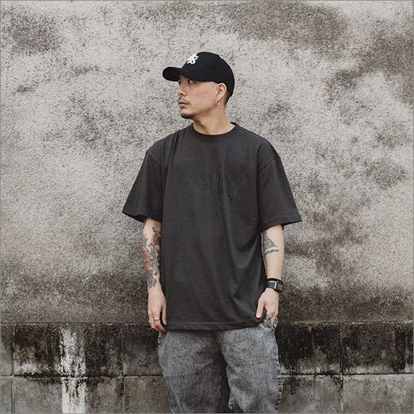 画像4: 【50％OFF】CharlieB チャーリービー Vintage Logo Tシャツ SUMI (4)