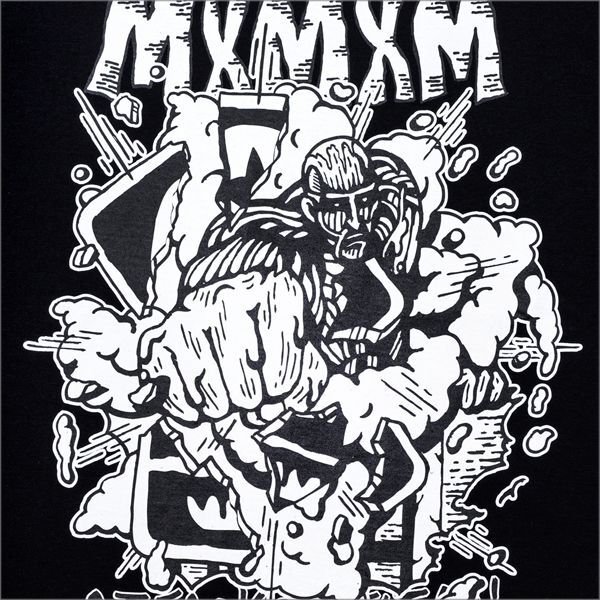 画像3: 【40％OFF】MxMxM x 進撃の巨人 MAGICAL MOSH TITAN Tシャツ BLACK (3)